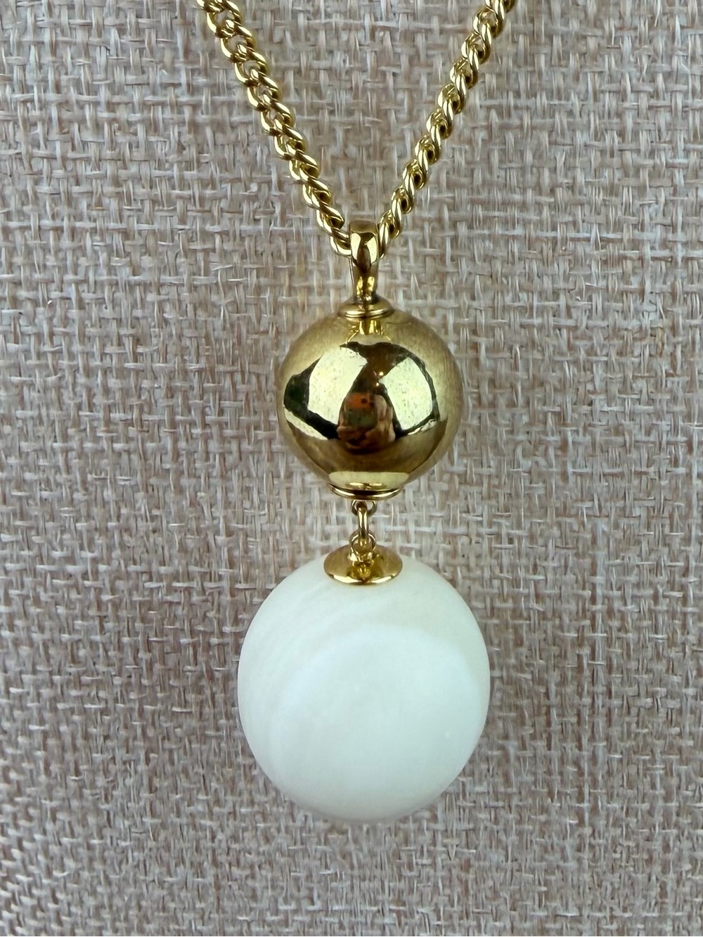 Ann Taylor Gold Tone Long Chain Pendant Necklace Cream Swirl Orb Sphere NWOT